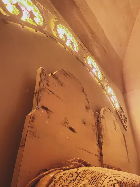 Camera Borghese ‘950 — Headboard and embroidery