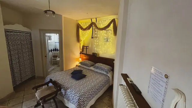 Camera Contadina ‘960 — Letto e arredi nei toni del blu