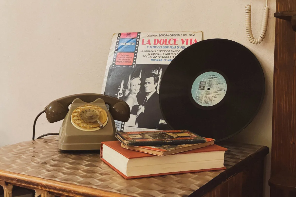 Camera Romantica ‘930 — Vintage telephone and record